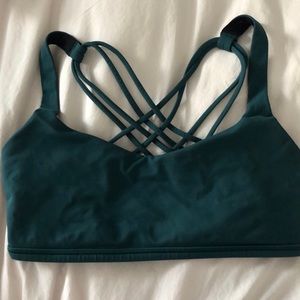 Lululemon Free To Be Bra - Wild
Color: Green/Black
Size: 6
Excellent condition